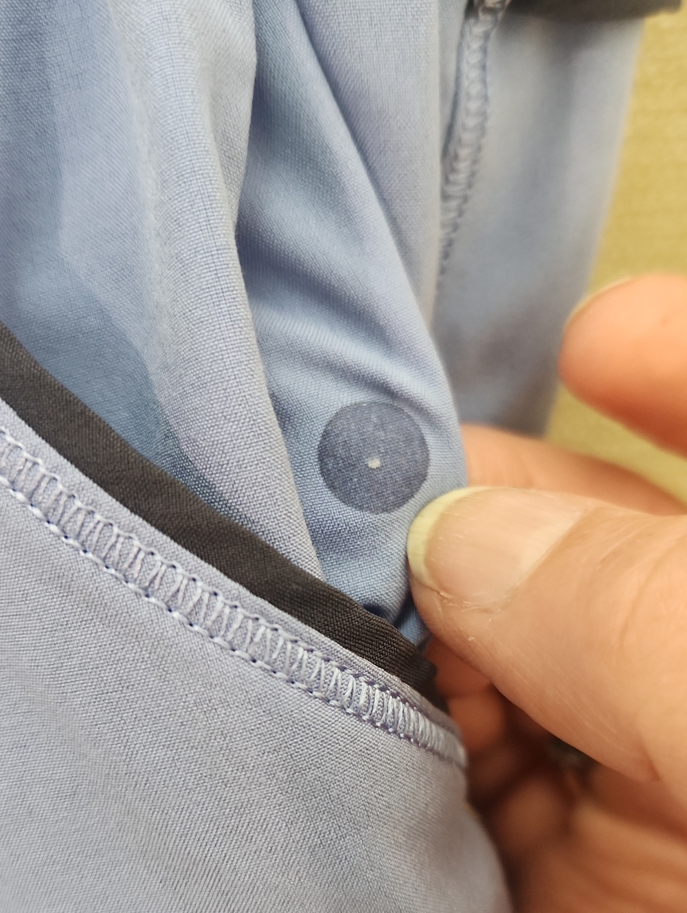 Lululemon Shorts Size 8 - Picture 5 of 16
